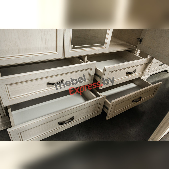Shkaf Monako 3d4s Z Trehstvorchatyj S Zerkalom Anreks Kupit V Minske